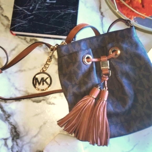 Michael Kors Camden Tassel Purse - Picture 1 of 8